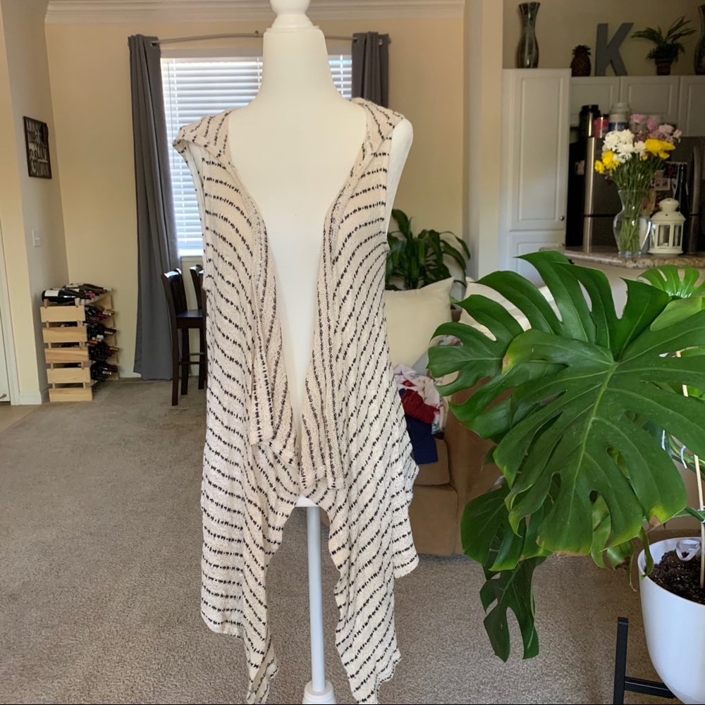 NWOT Hooded Sleeveless Knitted Open Front Cardigan